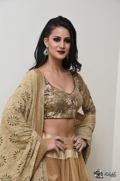 Larissa-Bonesi-at-Thikka-Movie-Audio-Launch